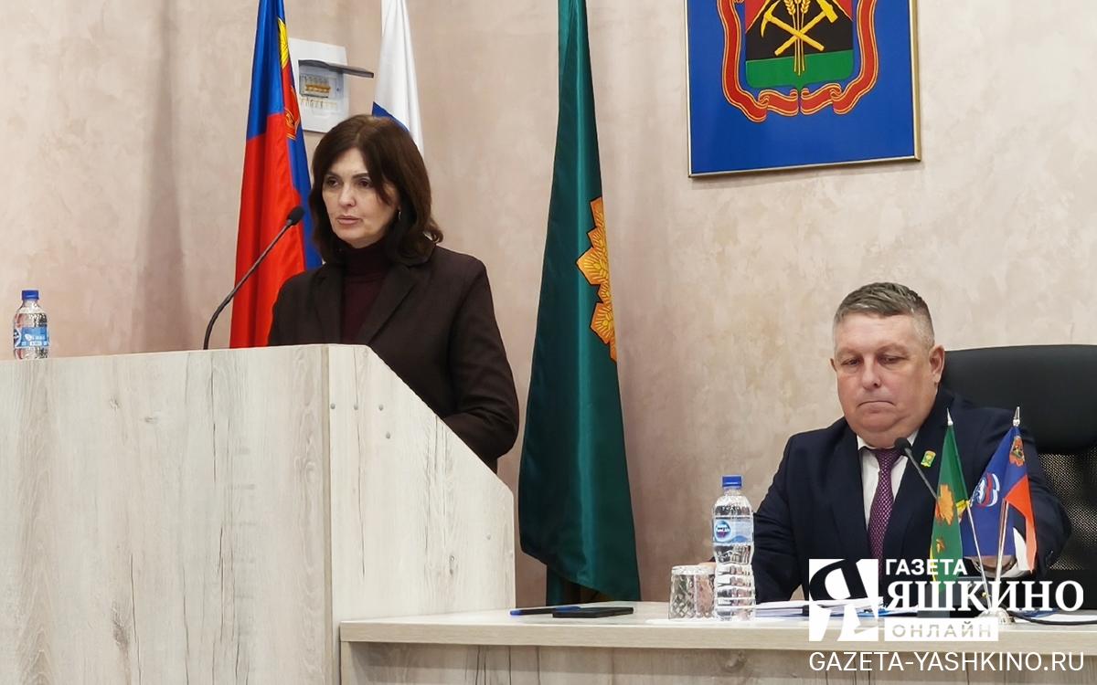 Начальник финансового управления Лариса Новоселова рассказала об изменениях в бюджете. | Дарья Кустова