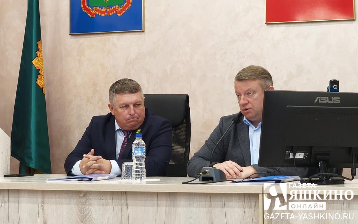 Председатель Совета народных депутатов Евгений Лебедев и глава Яшкинского округа Юрий Вульф. | Дарья Кустова