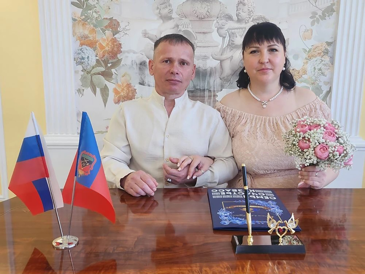 Молодожёны12062026 1