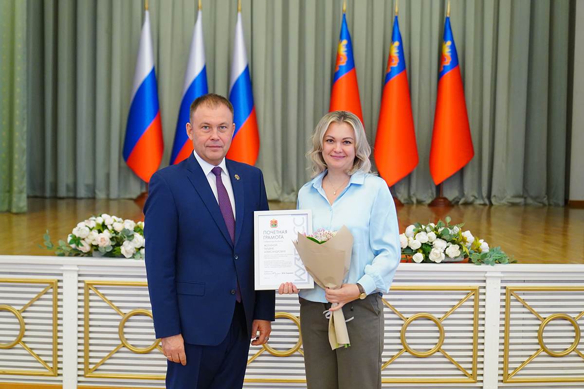 Татьяна Жогина, оператор пульта управления мельничного комплекса «КДВ Яшкинская Мельница». | Администрация правительства Кузбасса